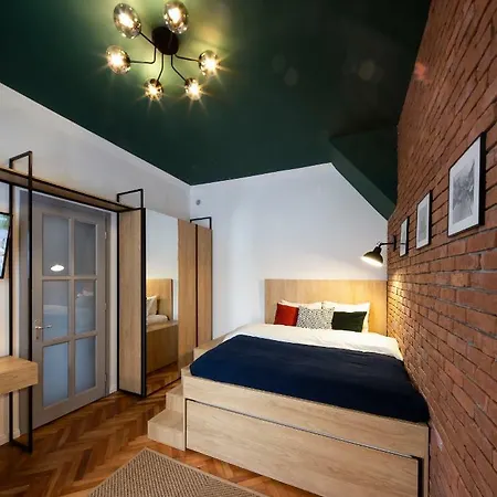 Apartment Old Town Courtyard With Private Parking Cluj-Napoca