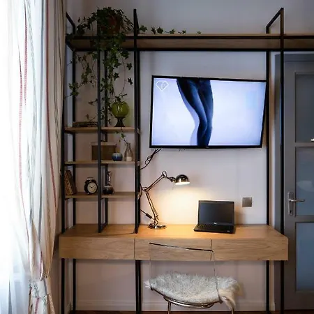 Old Town Courtyard With Private Parking * Kaloşvar