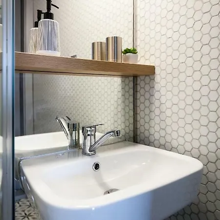 Old Town Courtyard With Private Parking Kaloşvar