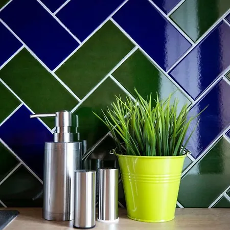 Daire Old Town Courtyard With Private Parking