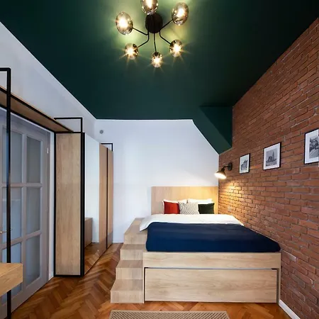 Old Town Courtyard With Private Parking Apartamento *