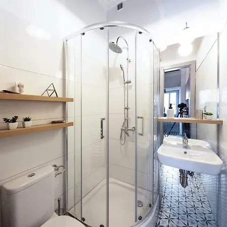 Old Town Courtyard With Private Parking Daire Kaloşvar