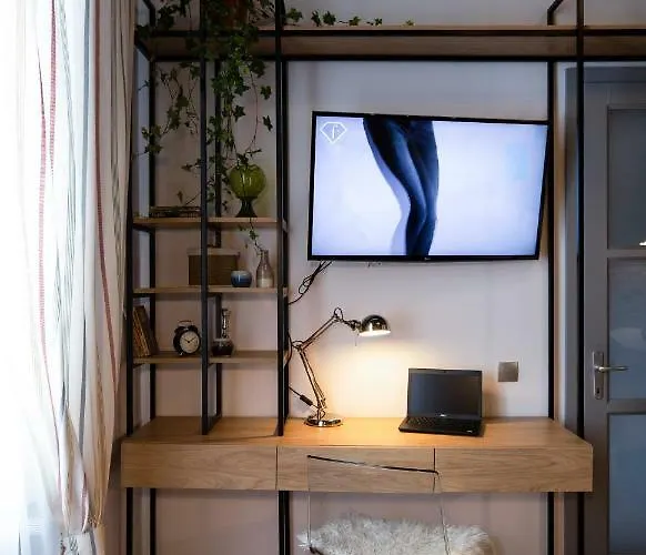 Old Town Courtyard With Private Parking * Cluj-Napoca