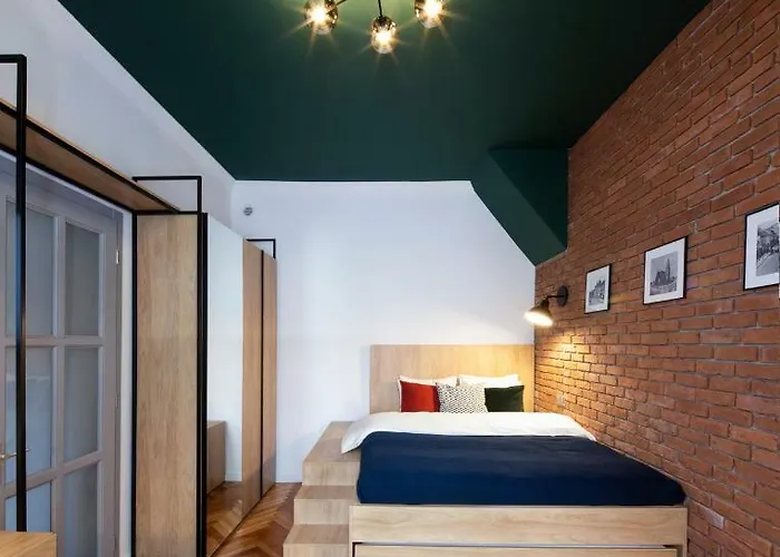 Old Town Courtyard With Private Parking Apartment *