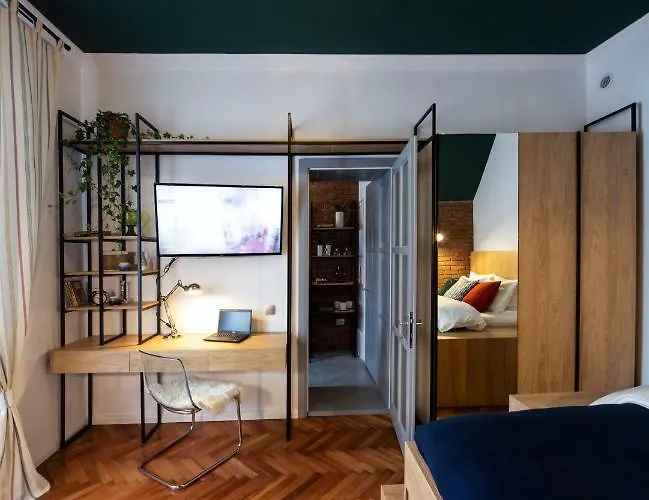 Old Town Courtyard With Private Parking Cluj-Napoca